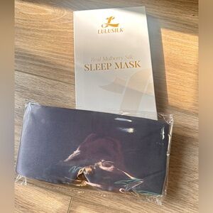 LULUSILK Mulberry Silk Sleep Mask in Gray
